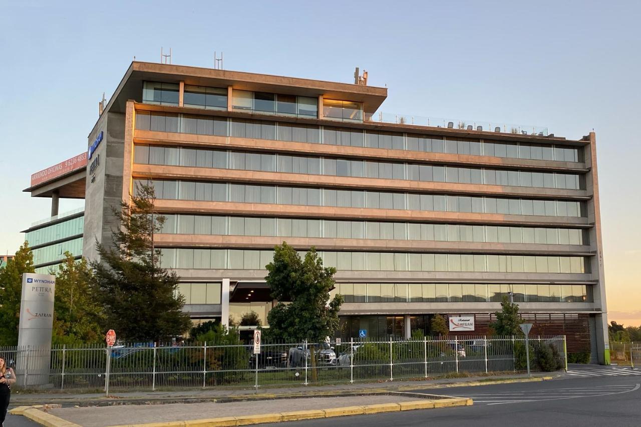 Wyndham Concepcion Pettra Hotel Exterior photo The terminal