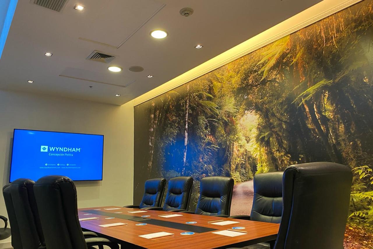 Wyndham Concepcion Pettra Hotel Exterior photo Boardroom at the Wyndham London West End